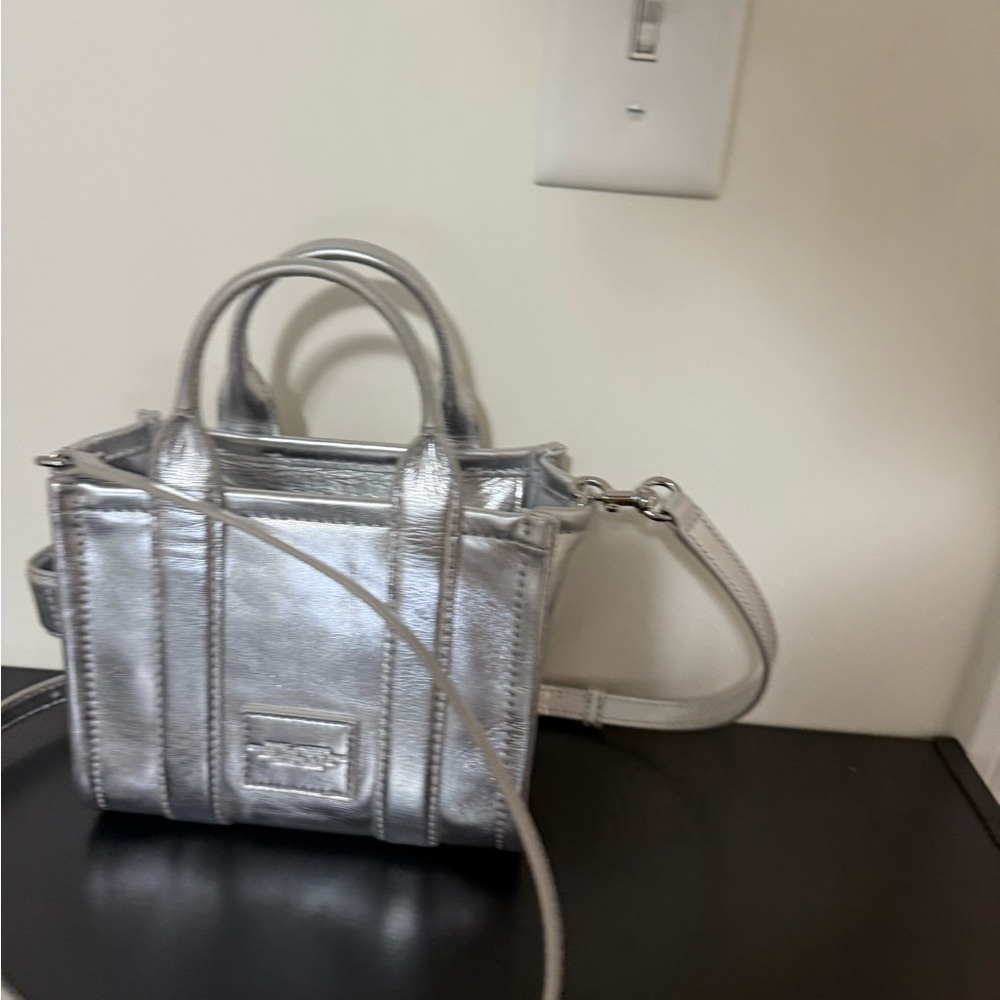 Marc Jacobs Metallic Silver Tote Bag - Picture 2 of 3